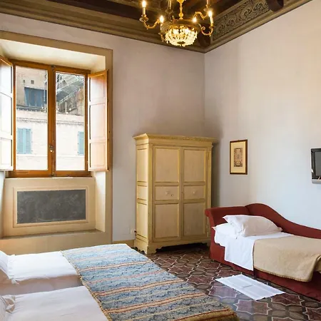 מלון Palazzo Ravizza סיינה